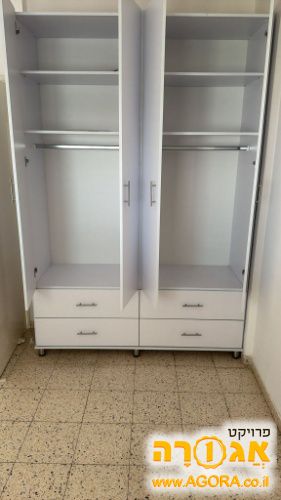 ארון בגדים