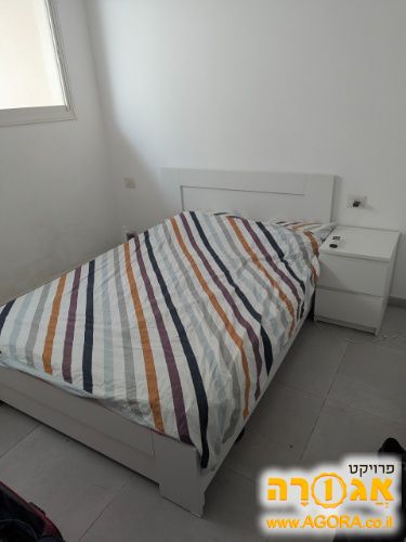 מסגרת מיטה + כוננית