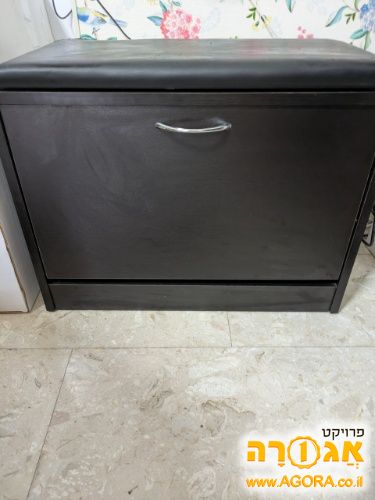 ארונית נעליים בצבע שחור