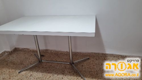 שולחן אוכל