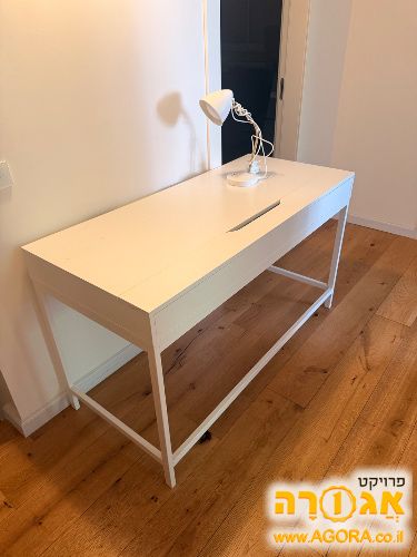 שולחן כתיבה