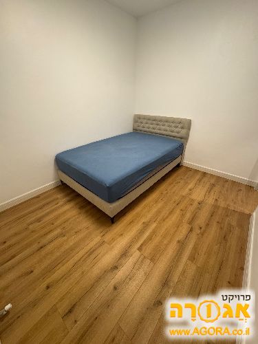 גב מיטה ובסיס מיטה