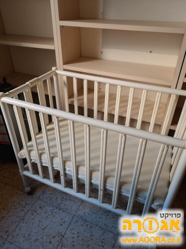 עריסה מתקפלת