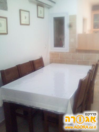 פינת אוכל חום אגוז