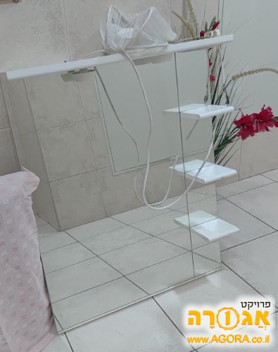 2 מראות עם מדפים