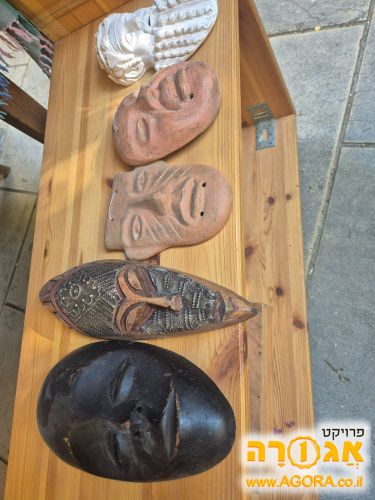מסכות אתניות לקישוט - בירושלים