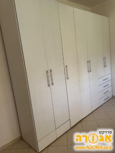 ארון בגדים