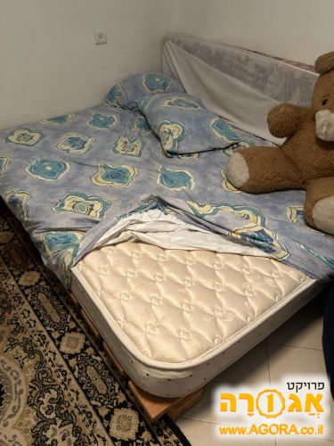 בסיס מיטה ומזרון