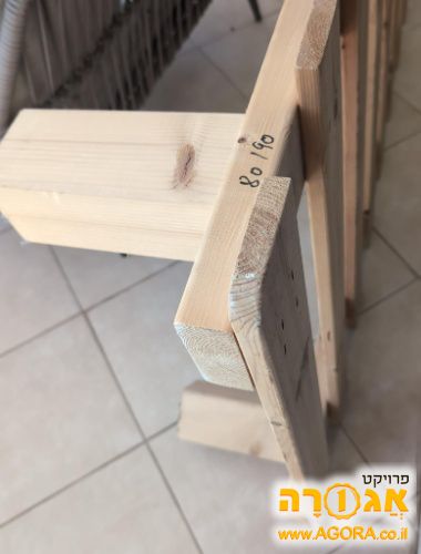 בסיס מיטת יחיד