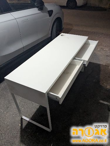שולחן