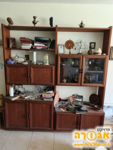 מזנון מעץ