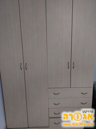 ארון בגדים