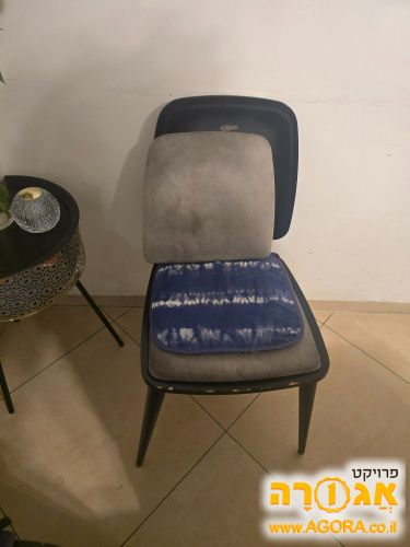 כסאות