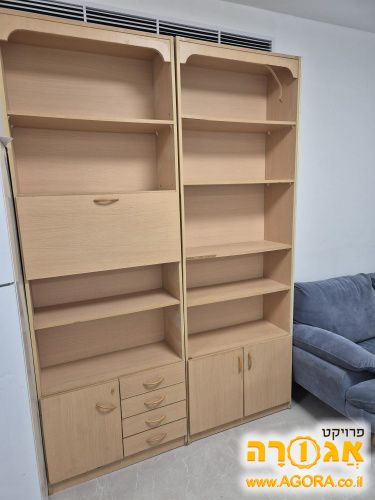 2 כונני ספרים