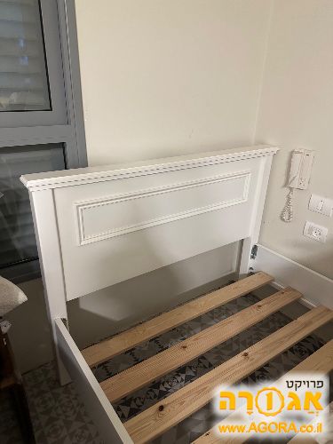 מיטת יחיד מעץ , לבנה, ללא מזרון