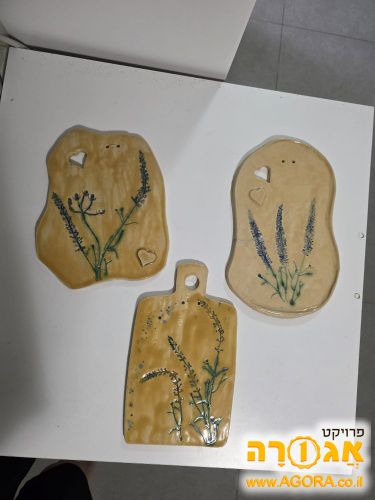 עבודות קרמיקה לתלייה על הקיר