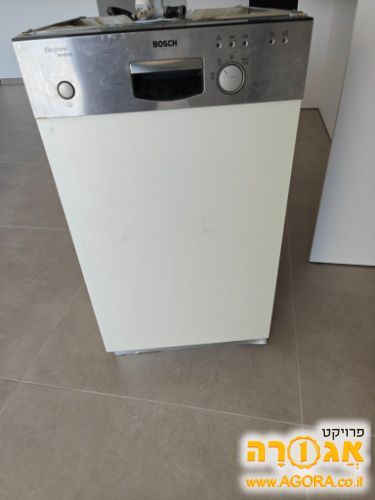 מדיח צר חצי אינטגרלי