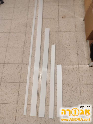 חלקי משקוף לדלת, עשויים מעץ לבן