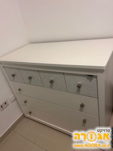שידה צבע לבן