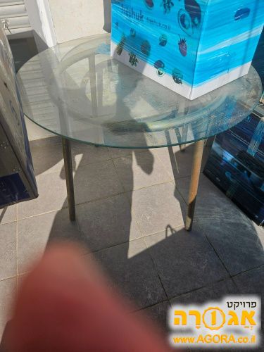 שולחן זכוכית