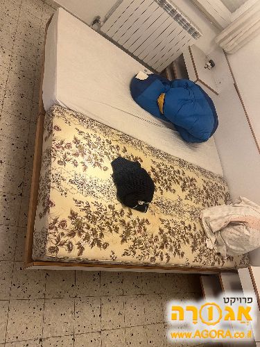 מיטה יהודית שני מזרנים