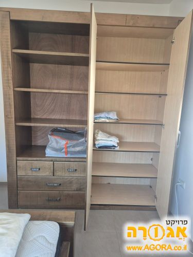 ארון בגדים