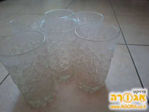 כוסות שתיה קרה