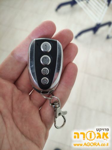 שלט אוניברסלי לשערים חשמליים