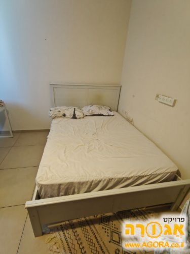 בסיס מיטה ומזרון