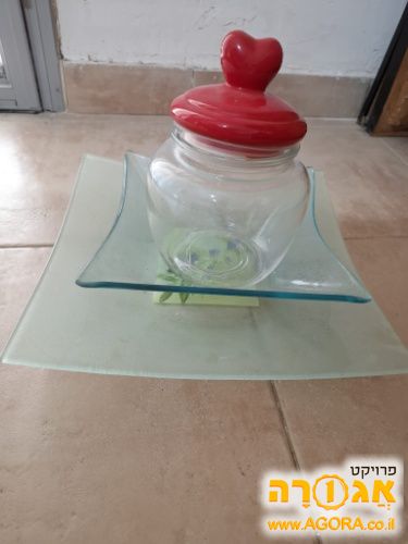 קערות זכוכית מלבניות וצנצננת