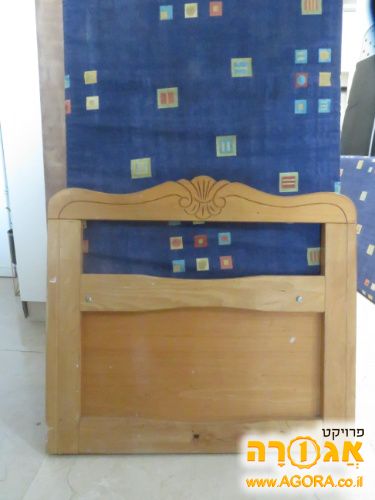 מיטה נפתחת לארבע