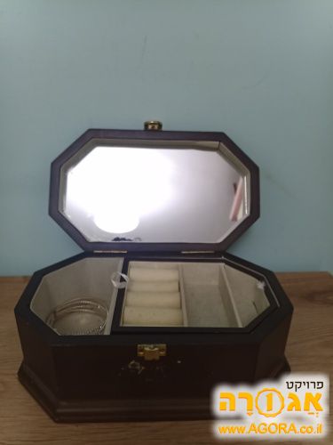 קופסאות תכשיטים