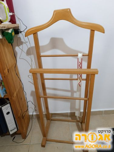 מתלה בגדים
