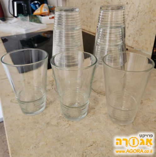 כוסות זכוכיות גדולות