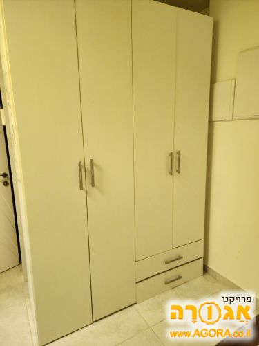 ארון בגדים משומש