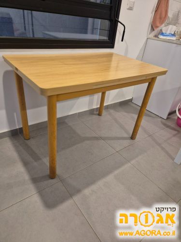 שולחן אוכל