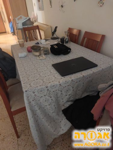 שולחן אוכל