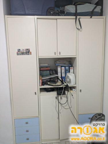 ארון +שולחן כתיבה+כוורת
