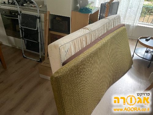מיטת יחיד עם מזרן