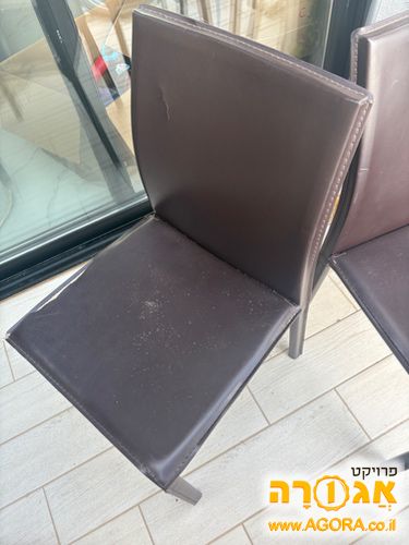 5 כסאות