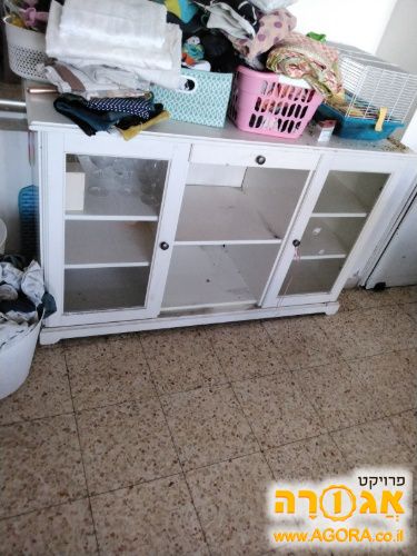 שידה קומודה