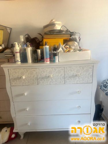 שידת החתלה כמו חדש ממש !!