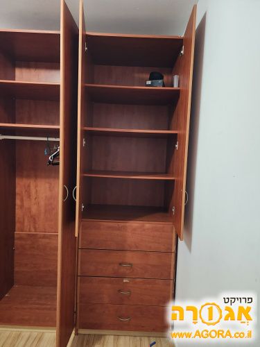 ארון בגדים