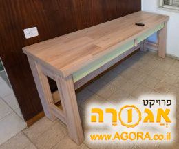 שולחן כתיבה עם מגירות