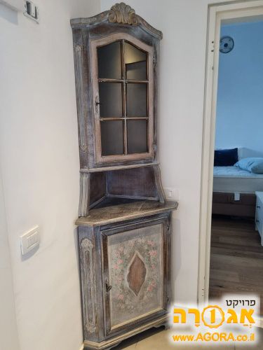 ארון פינתי