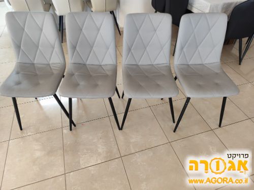 כסאות