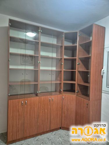 ארון ספרים