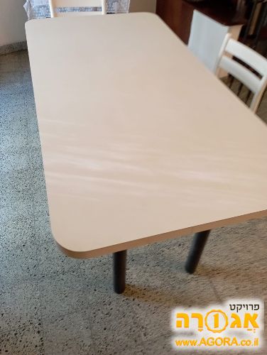שולחן