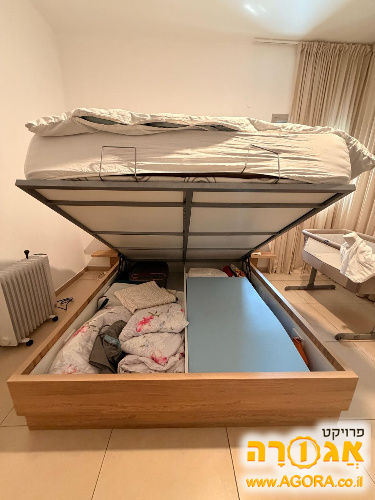 מיטה זוגית עם איחסון