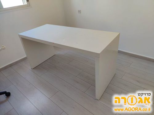 שולחן כתיבה